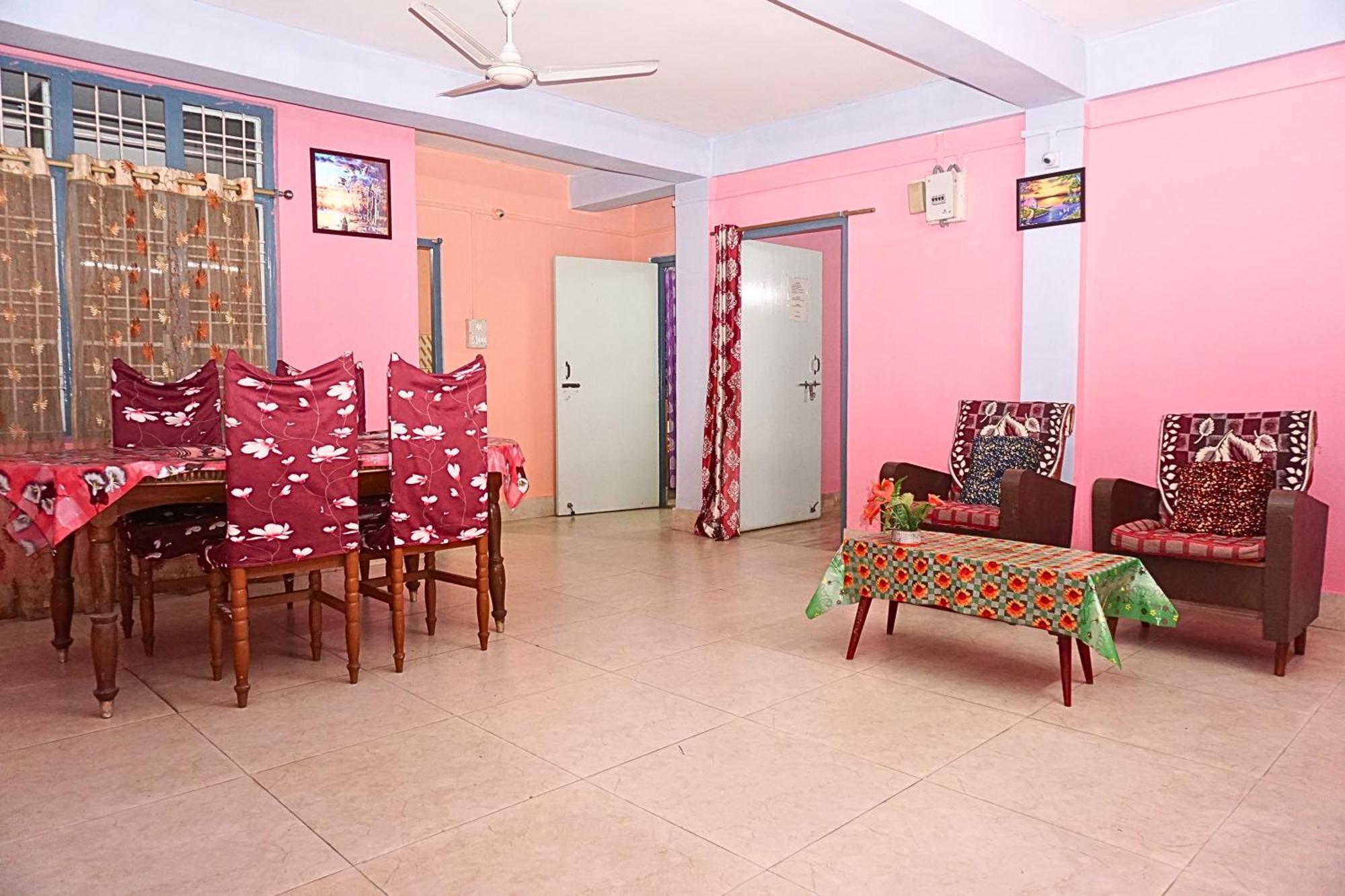 Taj Residency Holiday Homestay -Entire 1Bhk & 2Bhk Private Apartments -Call 767Ooo54Oo จอร์ฮัต ภายนอก รูปภาพ