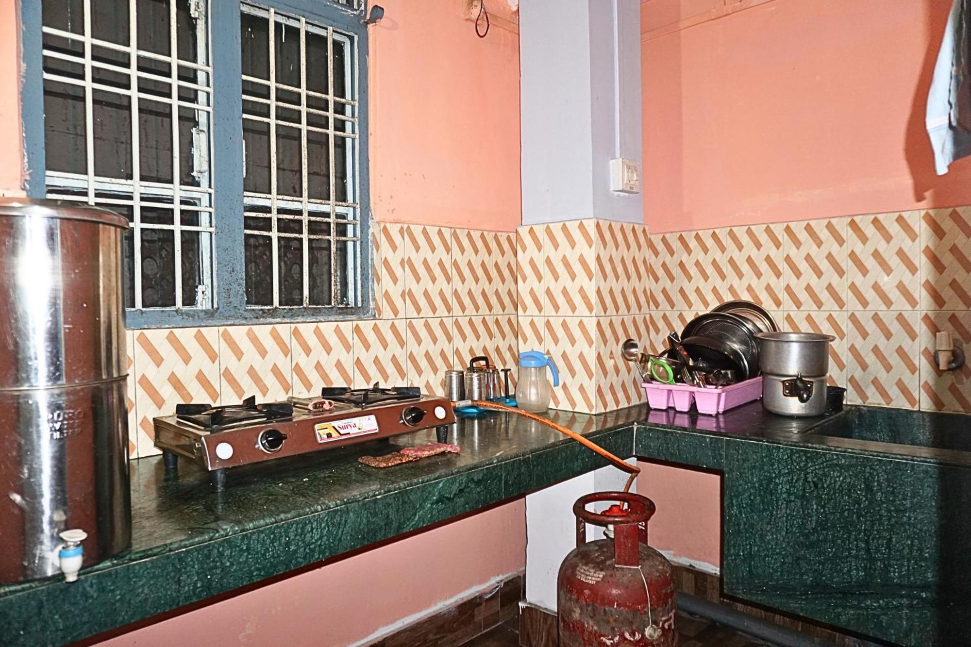 Taj Residency Holiday Homestay -Entire 1Bhk & 2Bhk Private Apartments -Call 767Ooo54Oo จอร์ฮัต ภายนอก รูปภาพ