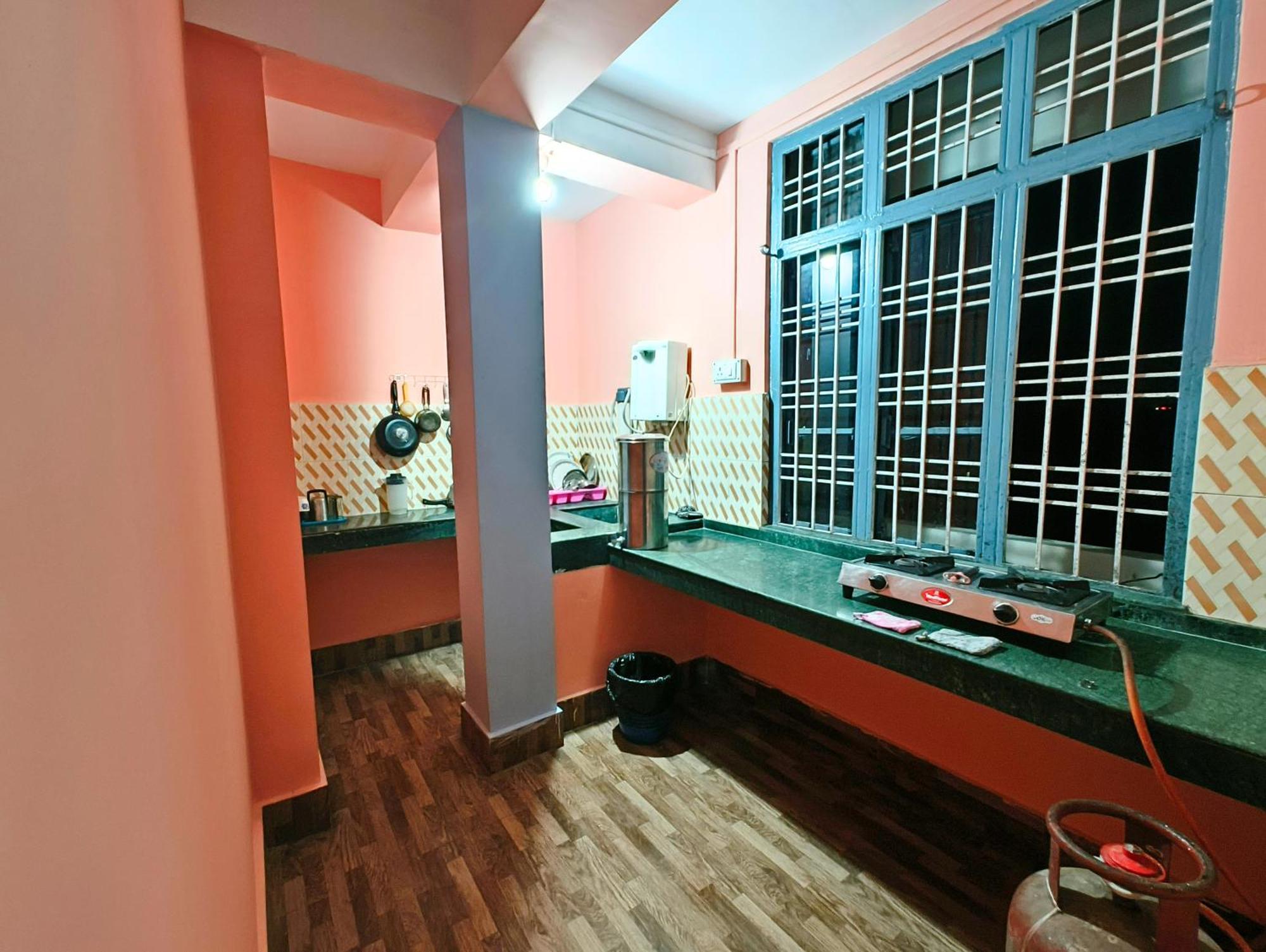 Taj Residency Holiday Homestay -Entire 1Bhk & 2Bhk Private Apartments -Call 767Ooo54Oo จอร์ฮัต ภายนอก รูปภาพ