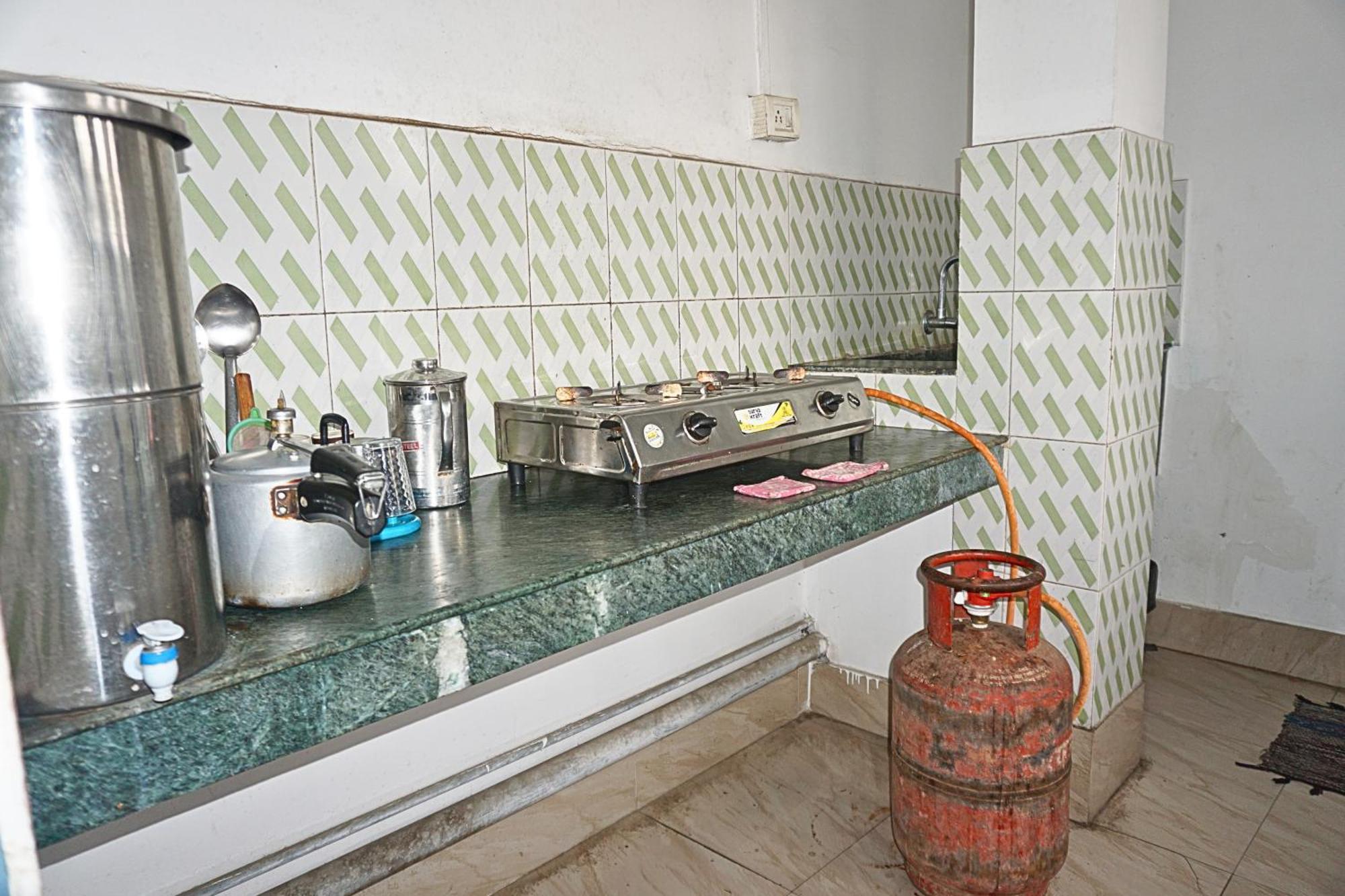 Taj Residency Holiday Homestay -Entire 1Bhk & 2Bhk Private Apartments -Call 767Ooo54Oo จอร์ฮัต ภายนอก รูปภาพ