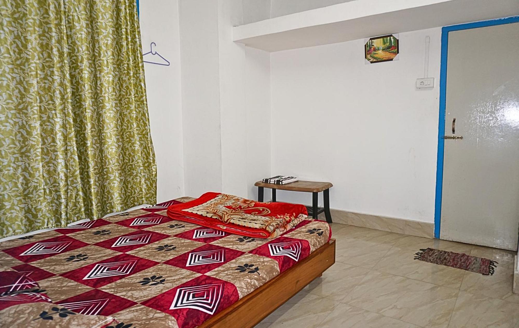 Taj Residency Holiday Homestay -Entire 1Bhk & 2Bhk Private Apartments -Call 767Ooo54Oo จอร์ฮัต ภายนอก รูปภาพ