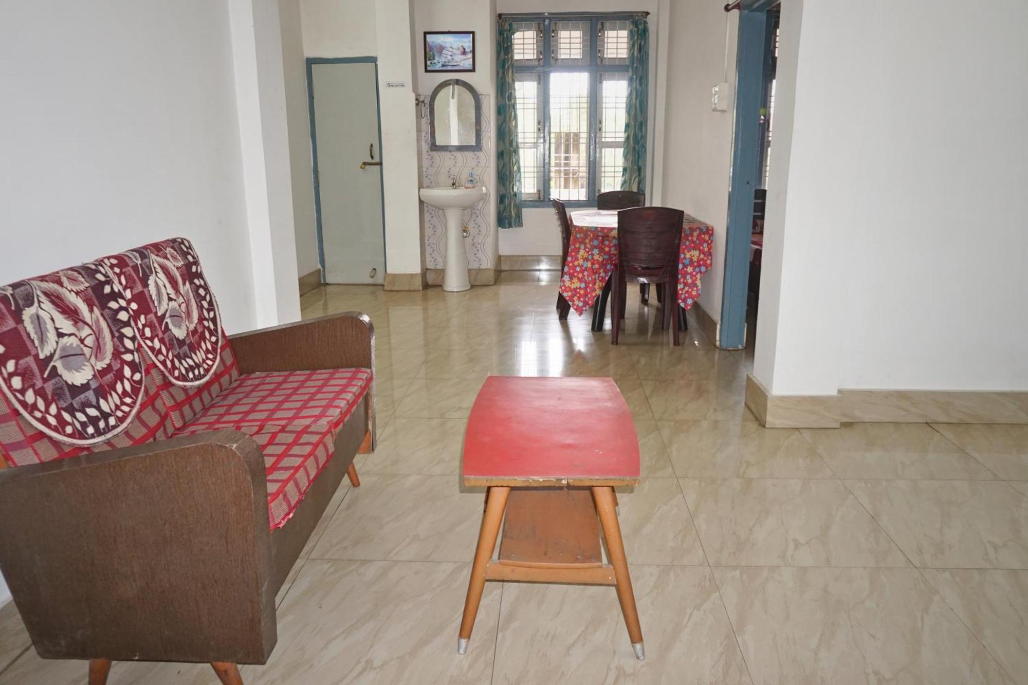 Taj Residency Holiday Homestay -Entire 1Bhk & 2Bhk Private Apartments -Call 767Ooo54Oo จอร์ฮัต ภายนอก รูปภาพ