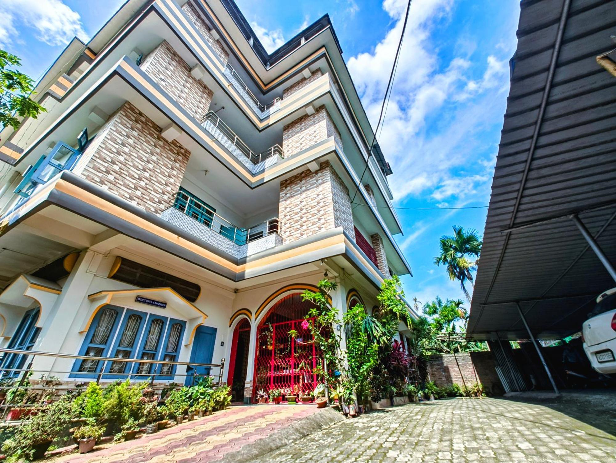 Taj Residency Holiday Homestay -Entire 1Bhk & 2Bhk Private Apartments -Call 767Ooo54Oo จอร์ฮัต ภายนอก รูปภาพ
