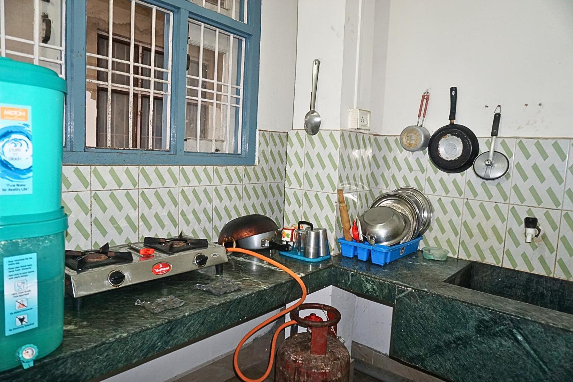 Taj Residency Holiday Homestay -Entire 1Bhk & 2Bhk Private Apartments -Call 767Ooo54Oo จอร์ฮัต ภายนอก รูปภาพ